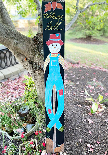 "Welcome Fall" DIY Farmhouse Sign Porch Chalkboard with a cute chalkboard drawing of a scarecrow.